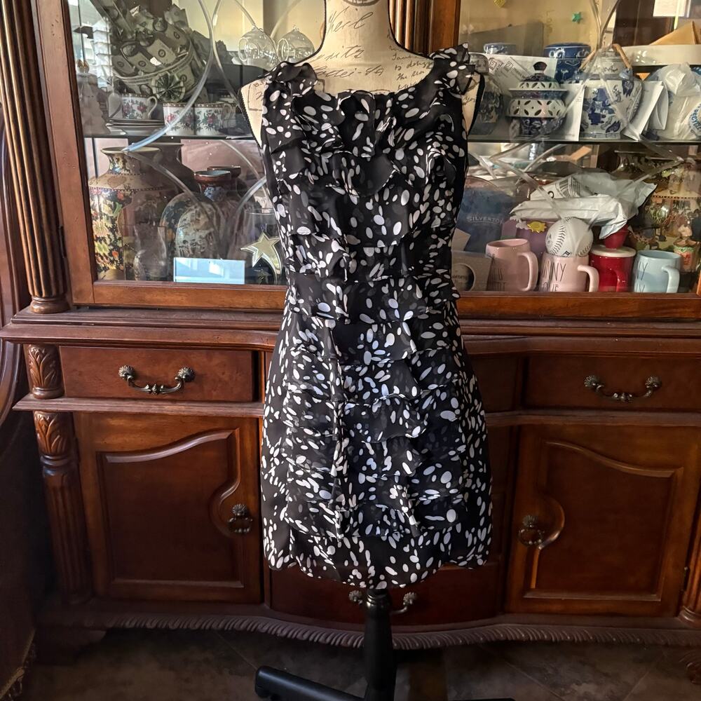 Adrianna Papell Cocktail Dress Womens 8 Black White Leaf Print Tiered Ruffle